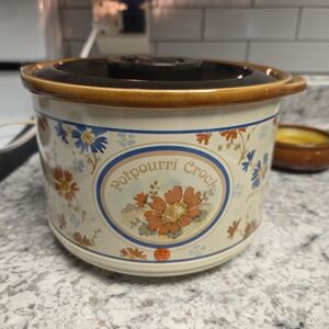 Potpourri Crock Floral Ceramic Pot with Brown Lid